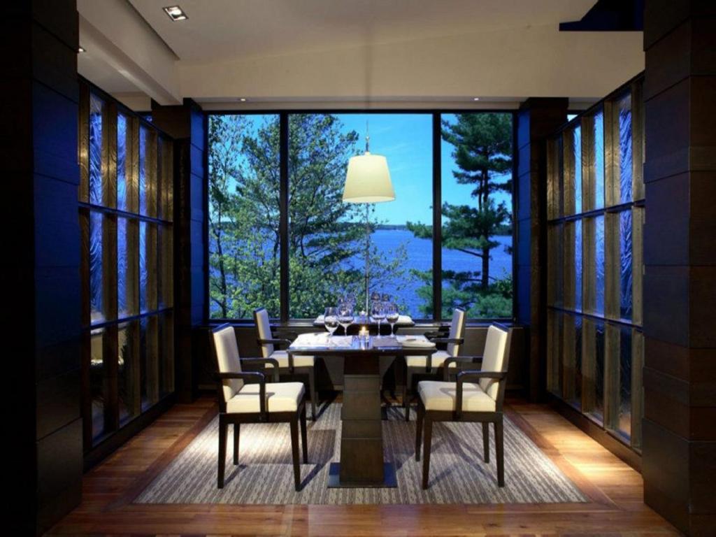 Отель Taboo Muskoka Грейвенхерст Экстерьер фото