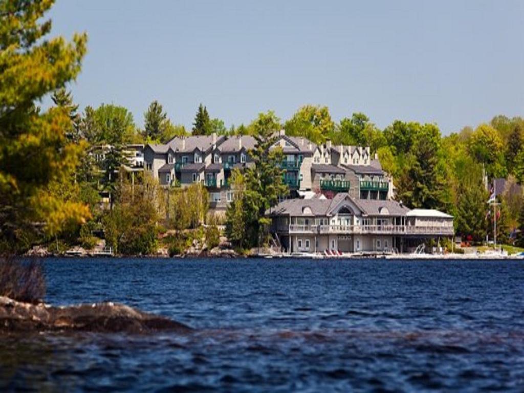 Отель Taboo Muskoka Грейвенхерст Экстерьер фото